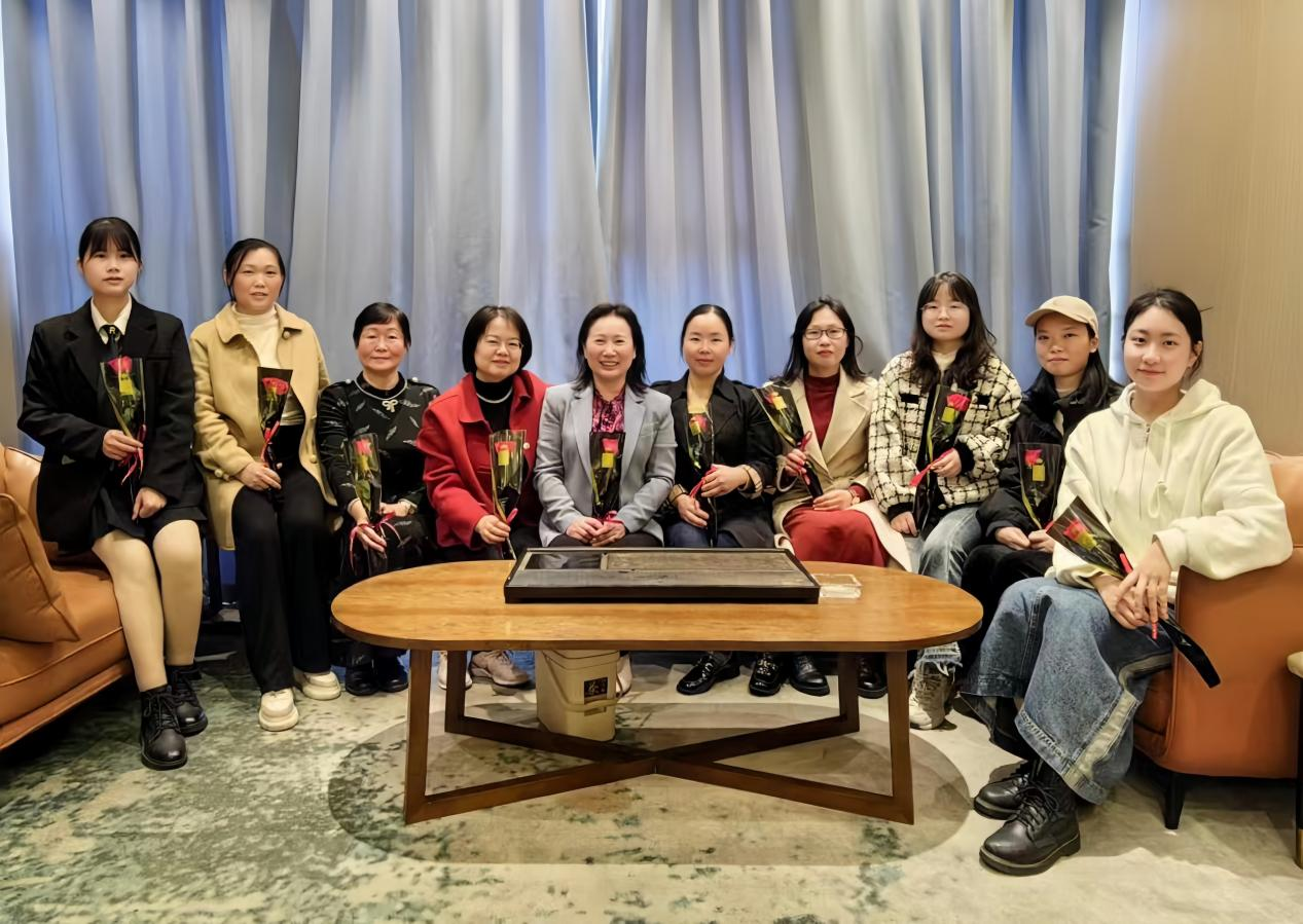 三八妇女节&ldquo;芳华悦己，拥抱春天&rdquo;